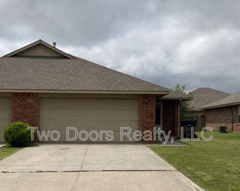 1725 Riviera Ln in Oklahoma City, OK - Building Photo