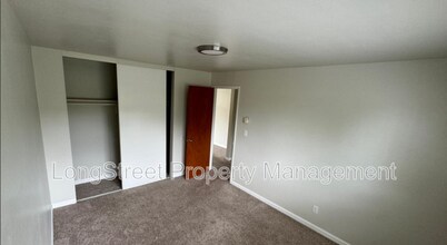 355 SW 10th St in Corvallis, OR - Building Photo - Building Photo