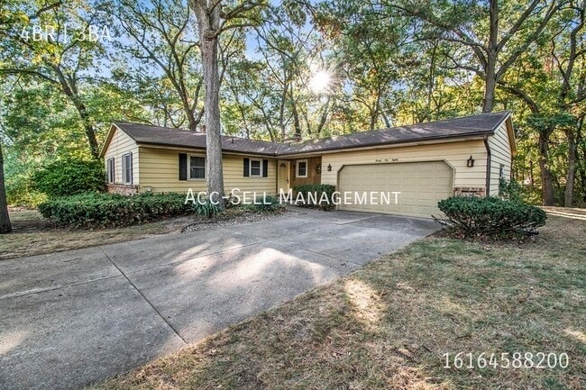 property at 2580 Emerson Ave NW