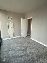 11 W Grand Ave in Chicago, IL - Building Photo - Building Photo