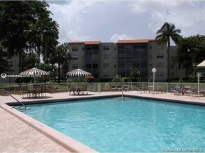 1820 N Lauderdale Ave, Unit 3300 in North Lauderdale, FL - Building Photo - Building Photo