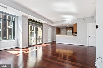 2425 L St NW in Washington, DC - Building Photo - Building Photo