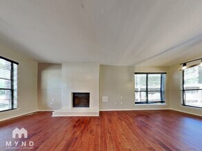 102 Summer Crest Cir in Spring, TX - Foto de edificio - Building Photo