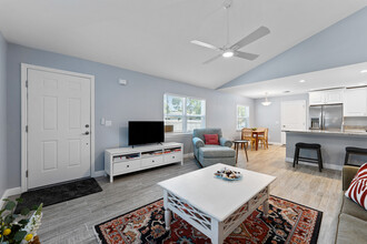 719 Beltrees St in Dunedin, FL - Building Photo - Interior Photo