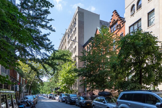35-39 W 82 St