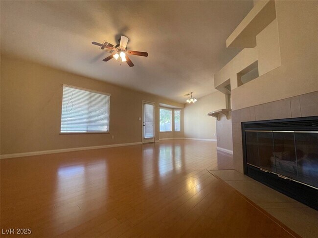 5728 Owl Butte Ct in Las Vegas, NV - Building Photo - Building Photo