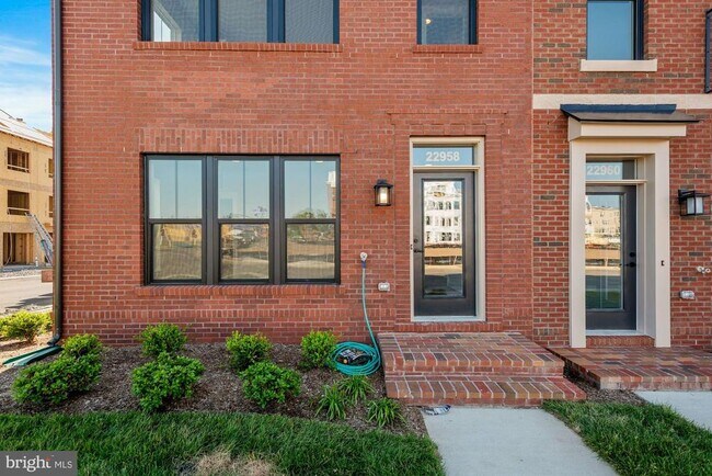 22958 Clarence Walk Ter in Brambleton, VA - Building Photo - Building Photo