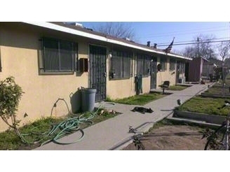 Fourplex in Fresno, CA - Building Photo