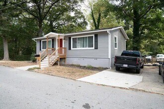 284 Barfield Ave SW in Atlanta, GA - Building Photo - Building Photo