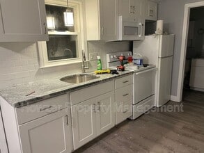 250 Sea St in Barnstable, MA - Building Photo - Building Photo