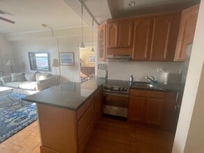 21 Beacon, Unit 5J in Boston, MA - Building Photo - Building Photo