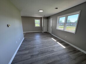 90 Connector St in Calvert City, KY - Building Photo - Building Photo