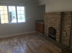 1918 Larkins Way in Pittsburgh, PA - Building Photo