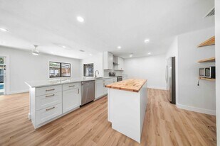 948 Canal Cir in Sebastian, FL - Building Photo