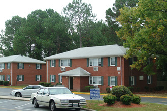 2011 Chesapeake Drive in Chesapeake, VA - Building Photo - Building Photo