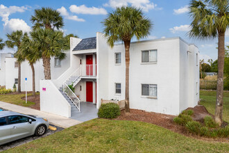 Peppertree Apartments in Ft. Myers, FL - Building Photo - Building Photo