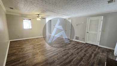 1012 Kennesborough Rd NW in Kennesaw, GA - Building Photo - Building Photo