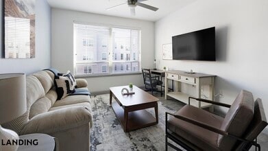 1001 S Center St in Arlington, TX - Building Photo - Building Photo