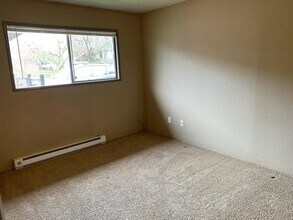 4323 N Commercial Ave, Unit 4323 in Portland, OR - Foto de edificio - Building Photo