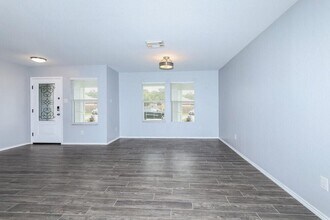 302 Falling Pine Dr in Conroe, TX - Building Photo - Building Photo