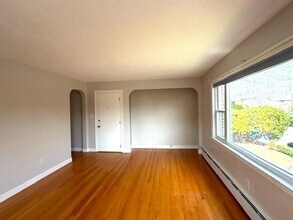 216 Harris Ave in Woonsocket, RI - Building Photo - Building Photo