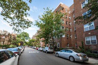 Carlton House in Jackson Heights, NY - Building Photo - Building Photo