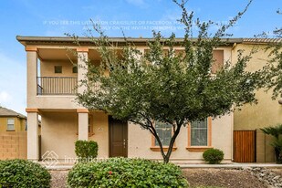 1427 S Moccasin Trail in Gilbert, AZ - Building Photo