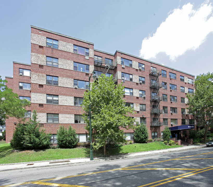 603 Elizabeth Ave in Newark, NJ - Building Photo