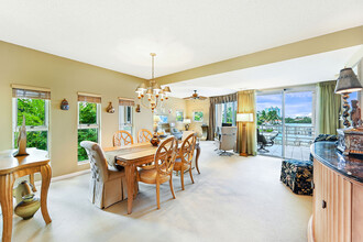 4560 Gulf Shore Blvd N in Naples, FL - Building Photo - Building Photo