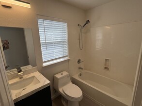1671 E Gate Way, Unit 1671 E Gate Way in Pleasanton, CA - Foto de edificio - Building Photo