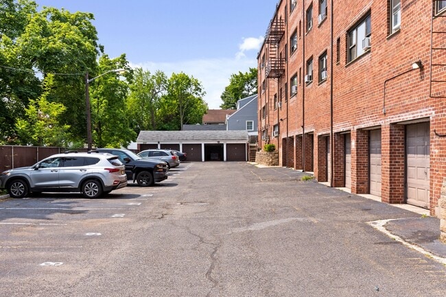 Empire View Apartments in Hasbrouck Heights, NJ - Building Photo - Building Photo