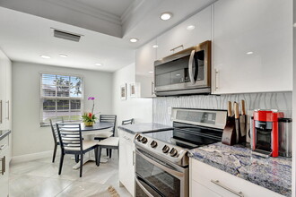 1130 Sugar Sands Blvd in West Palm Beach, FL - Building Photo - Building Photo