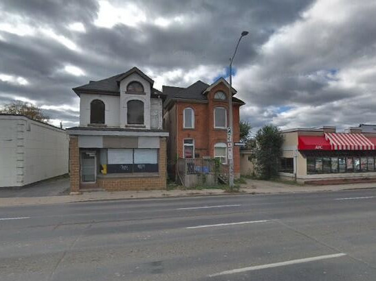 621 King St W in Hamilton, ON - Building Photo