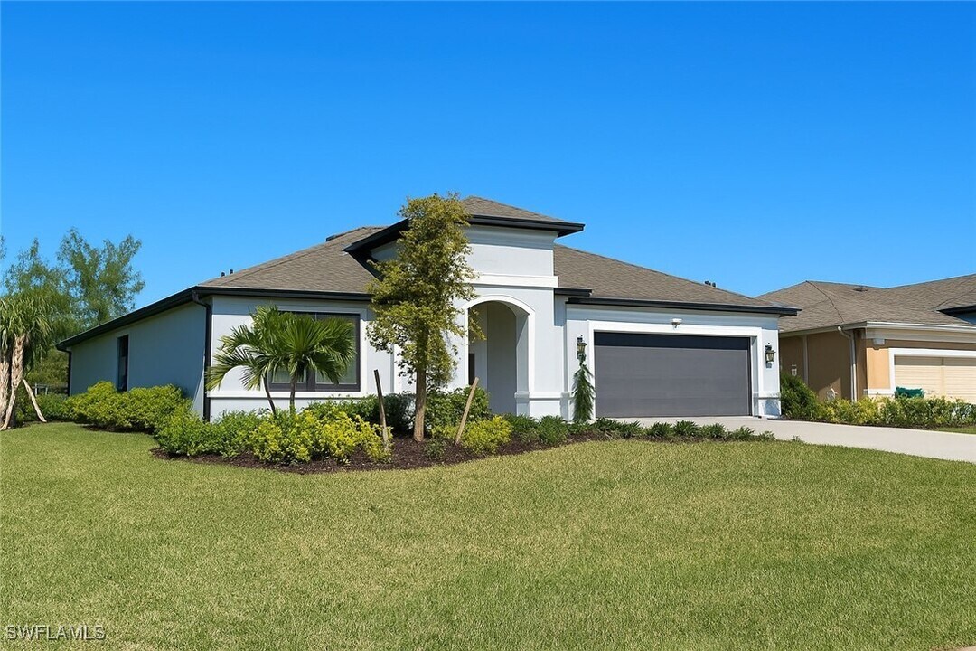 3801 SW 3rd St in Cape Coral, FL - Building Photo