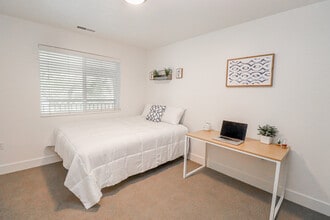 Fleur De Lis Apartments - Student Housing in Provo, UT - Building Photo - Building Photo