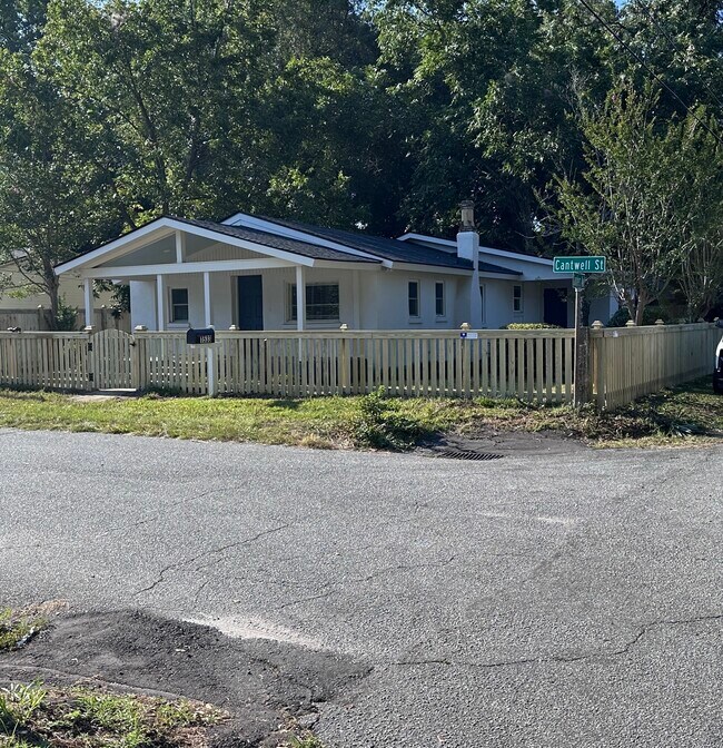 property at 1533 Cantwell St