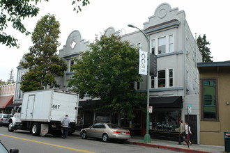 5510-5550 College Ave in Oakland, CA - Building Photo - Building Photo