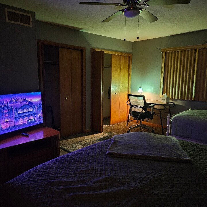 1645 Tanglewood Dr in Akron, OH - Building Photo