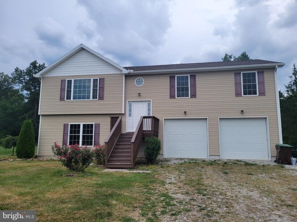 325 Poplar Springs Rd in Orrtanna, PA - Foto de edificio
