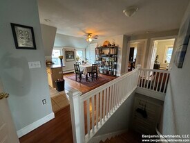 35 Coolidge Hill Rd, Unit 1 in Watertown, MA - Building Photo