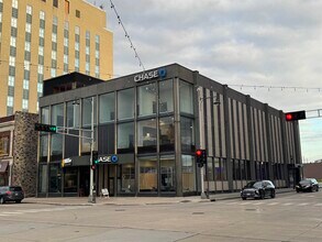 200 W College Ave in Appleton, WI - Building Photo - Building Photo