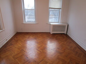 6825 7th Ave, Unit 2 in Brooklyn, NY - Foto de edificio - Building Photo