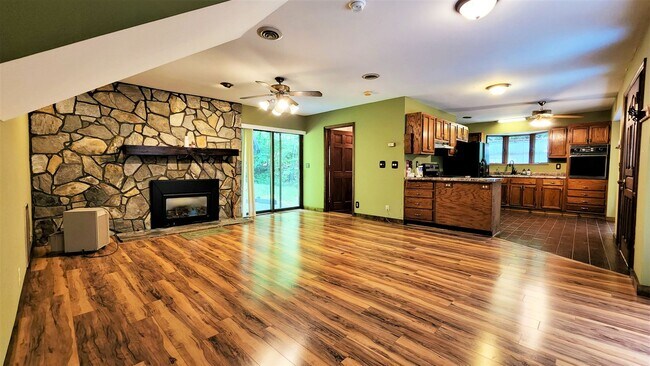 2600 E Fork Rd in Brevard, NC - Building Photo - Building Photo