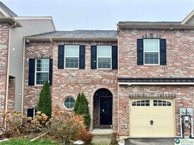 5376 Jutland Rd in Allentown, PA - Building Photo