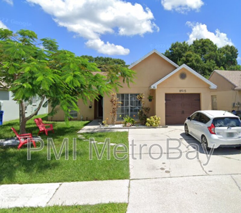 8915 Camino Villa Blvd in Tampa, FL - Building Photo