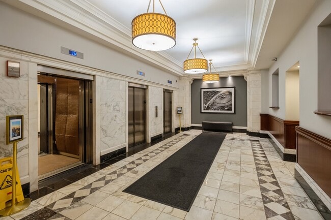 40 E 9th St in Chicago, IL - Building Photo - Building Photo