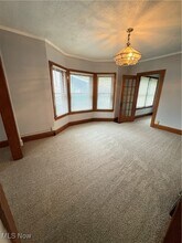 1103 Estelle Ct SE in Niles, OH - Foto de edificio - Building Photo