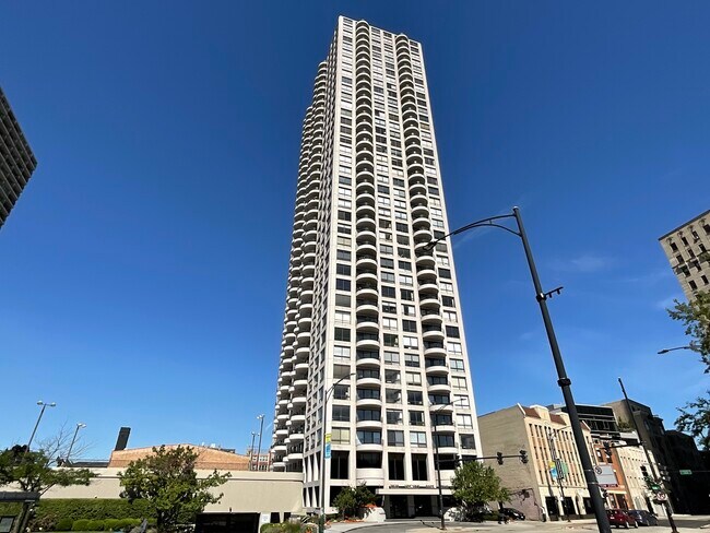 property at 2020 N Lincoln Park W