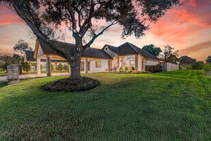 402 Avenue H in South Houston, TX - Building Photo