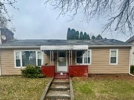 322 S Wood St in Fremont, OH - Building Photo